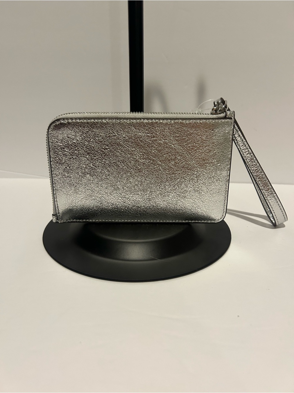 Kate Spade Lucy Metallic Leather Zip Wristlet Silver NWT - Picture 3 of 4